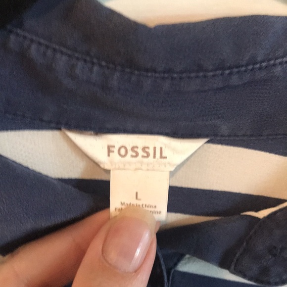 Fossil short sleeve button down top - Picture 3 of 4